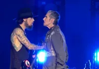 Vídeo: Vocalista do Jane's Addiction ataca guitarrista durante show