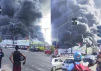 Vídeo: incêndio de grandes proporções atinge supermercado Atacarejo