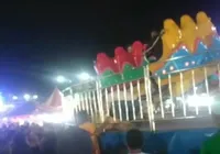 Vídeo: jovem é arremessada de brinquedo em parque de diversões