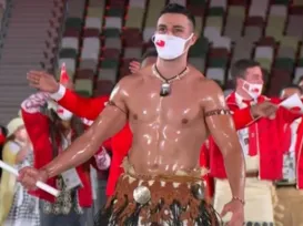 “Besuntado de Tonga” ressurge vestido nas Olimpíadas de Paris; veja - Imagem