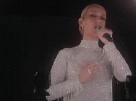 Céline Dion volta aos palcos após diagnóstico de doença rara - Imagem