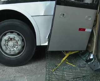 Acidente grave com BRT deixa mais de 60 feridos