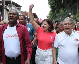 Adélia e candidato a vice fazem caminhada em Ilhéus: “Virada de chave”