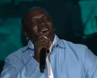 Akon faz playback no Rock in Rio e web especula sobre sósia