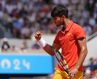 Alcaraz avança à semifinal do tênis em Paris; Zverev é eliminado