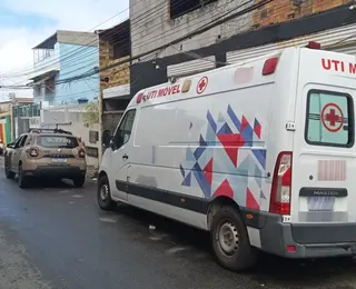 Ambulância usada como carro de fuga é deixada em rua de Salvador