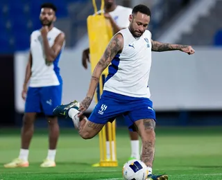 Após 11 meses de lesão, Neymar volta aos treinos com o Al-Hilal