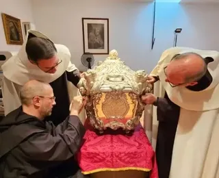 Após 450 anos, cadáver de santa é exumado e surpreende diocese