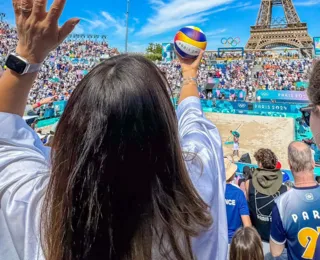 Após quatro dias em Paris, Janja retorna a Brasília