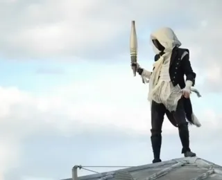 Assassin's Creed? entenda mascarado na Cerimônia de Abertura