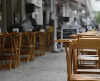 Garçom é baleado enquanto trabalhava em bar na Pituba