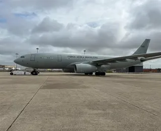 Avião da FAB decola do Líbano com 229 brasileiros resgatados