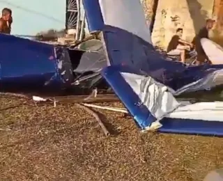 Avião faz pouso pouso de emergência e fica destruída ; Veja vídeo