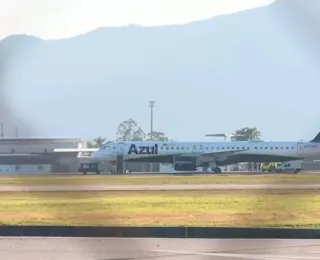 Avião sofre dano durante pouso e aeroporto de Florianópolis é fechado