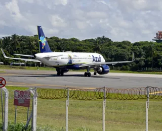 Azul (AZUL4) tem prejuízo bilionário e ajusta plano econômico