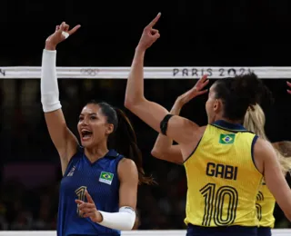 Brasil vence República Dominicana e classifica às semis do vôlei