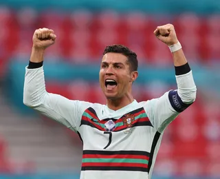 CR7 atinge 1 bilhão de seguidores nas redes sociais e celebra feito