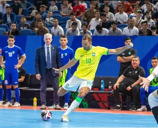 Camisa 10 do Brasil é eleito melhor jogador do mundo de futsal