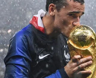 Campeão do mundo, Griezmann anuncia aposentadoria da França