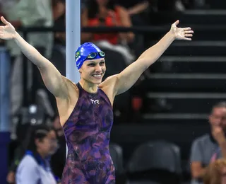 Carol Santiago vence nos 100m livre e já soma três medalhas de ouro