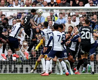 Com gol de brasileiro, Arsenal vence Tottenham em clássico londrino