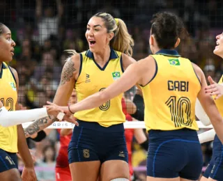 Com show de Gabi, Brasil vence Japão e garante classificação no vôlei