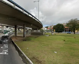 Corpo esquartejado é encontrado em carrinho de mercado em Salvador