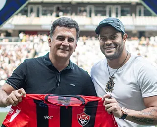 Cria da Toca, Hulk ganha presente especial do Vitória na Arena MRV