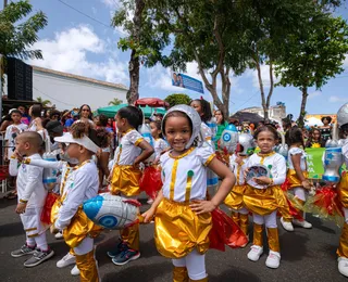 Desfile cívico de Vila de Abrantes celebra história e belezas de Camaçari