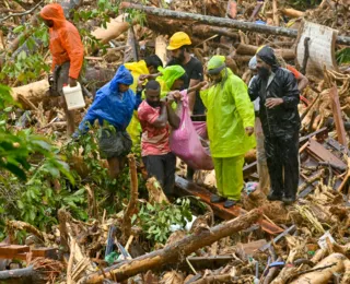 Deslizamentos de terra na Índia deixam quase 100 mortos