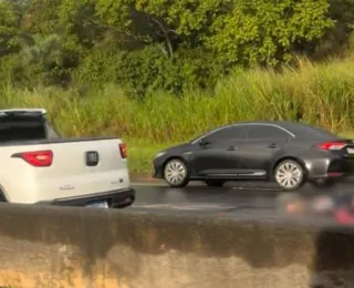 Duas pessoas morrem em acidente entre moto e caminhonete na BR-324