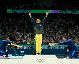 É OURO! Rebeca Andrade supera Biles no solo e faz história