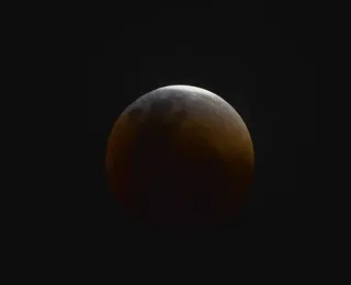 Eclipse lunar fica visível em todo Brasil; saiba como assistir