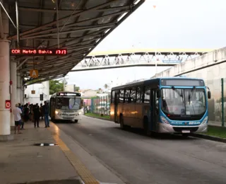 Empresa de ônibus paralisa 100% da frota em Lauro de Freitas