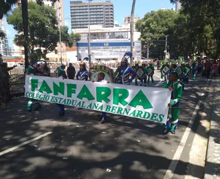 Fanfarra de colégio de Cajazeiras traz diversidade e arte para desfile