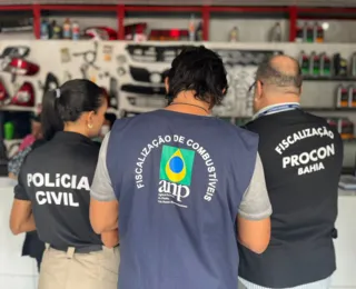 Fiscalização encontra irregularidades em lojas de veículos em Salvador