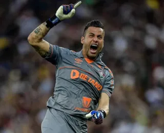 Goleiro Fábio entra no top-5 pegadores de pênaltis do BR; veja ranking