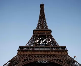 Herdeiros de Eiffel cobram retirada dos anéis olímpicos da torre ícone de Paris