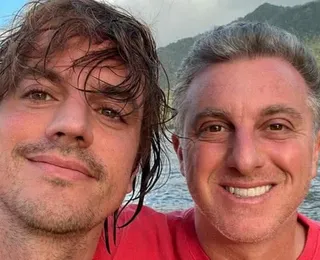 Irmão de Huck surge com marido e semelhança impressiona web; veja foto