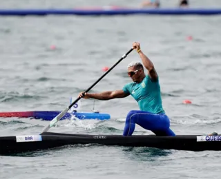 Isaquias garante vaga na final e segue na disputa do ouro na canoagem