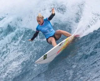 Jogos de Paris: Tati Weston-Webb fica com prata no surfe feminino