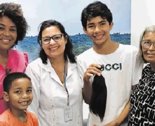 Jovem doa cabelo e inspira campanha de solidariedade