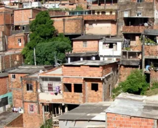 Jovem é morto a tiros dentro de mercadinho em Pau da Lima