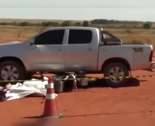 Jovem morre após motocicleta bater em carro e ser arrastada na Bahia