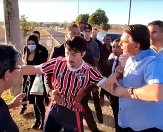 Jovem que chamou Bolsonaro de "tchutchuca" é denunciado por professora