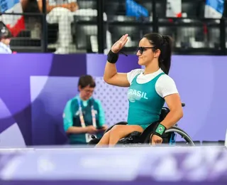 Lara Lima é bronze no halterofilismo e garante 50ª medalha do Brasil