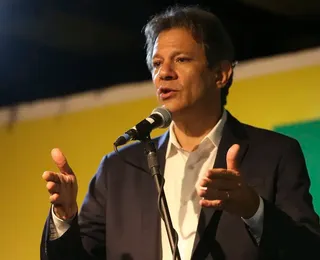 Lula está inclinado a vetar uso do Bolsa Família em 'bets', diz Haddad