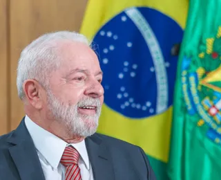 Lula posa com candidatos aliados em Brasília