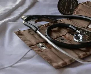 Médicos terão que declarar vínculos com farmacêuticas e empresas