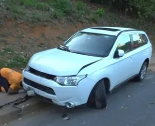 Mulher arrasta assaltantes para fugir de assalto no Itaigara, em Salvador